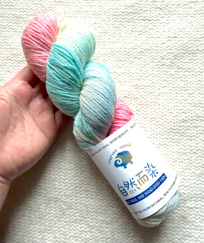 1 Skein x 100g Cashmere Wool Blend Gradient yarn : 13 Cotton Candy Skies
