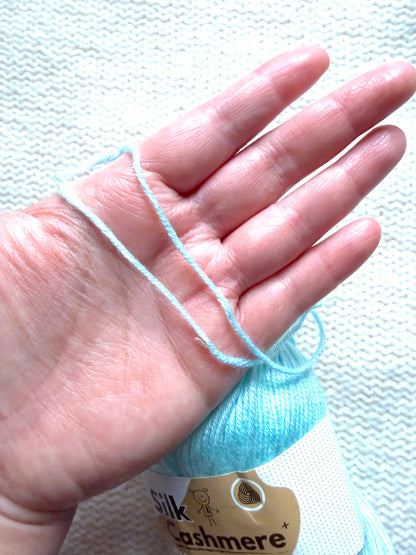5 balls x 50g Cashmere Silk yarn : 60% Cashmere + 40% Silk : 07 Ice Blue