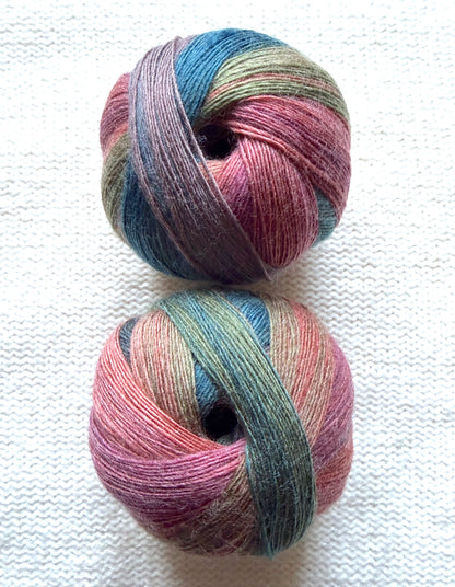 2 balls x 100g Gradient Wool Blend yarn : 70% Wool + Polyester : 05 Scottish Glen
