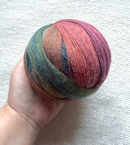 2 balls x 100g Gradient Wool Blend yarn : 70% Wool + Polyester : 05 Scottish Glen