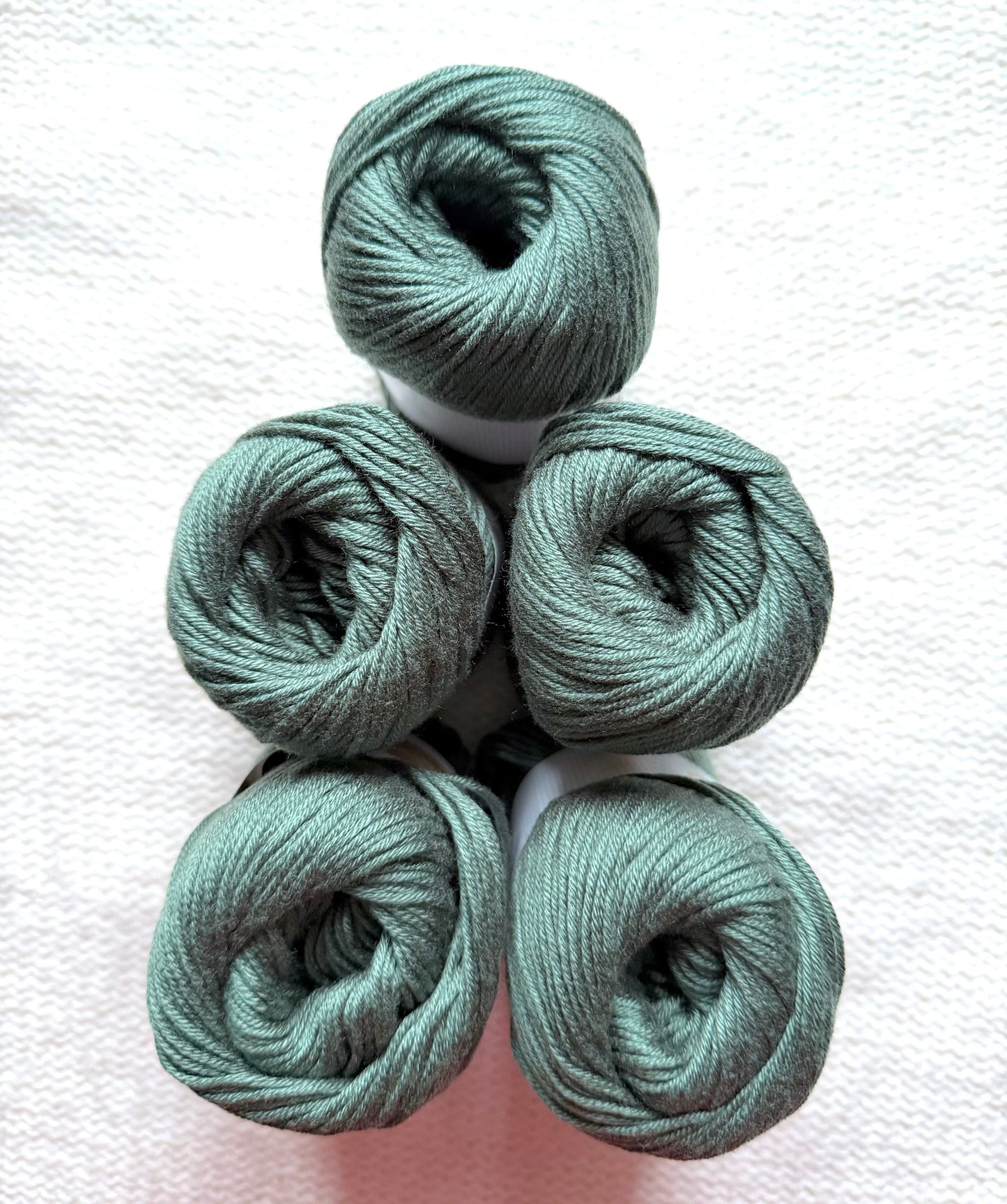 5 balls x 50g Cashmere Silk yarn : 60% Cashmere + 40% Silk : 67 Sage Green