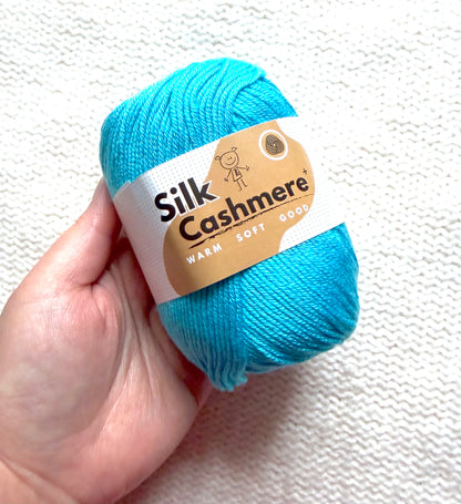 5 balls x 50g Cashmere Silk yarn : 60% Cashmere + 40% Silk : 27 Caribbean Blue
