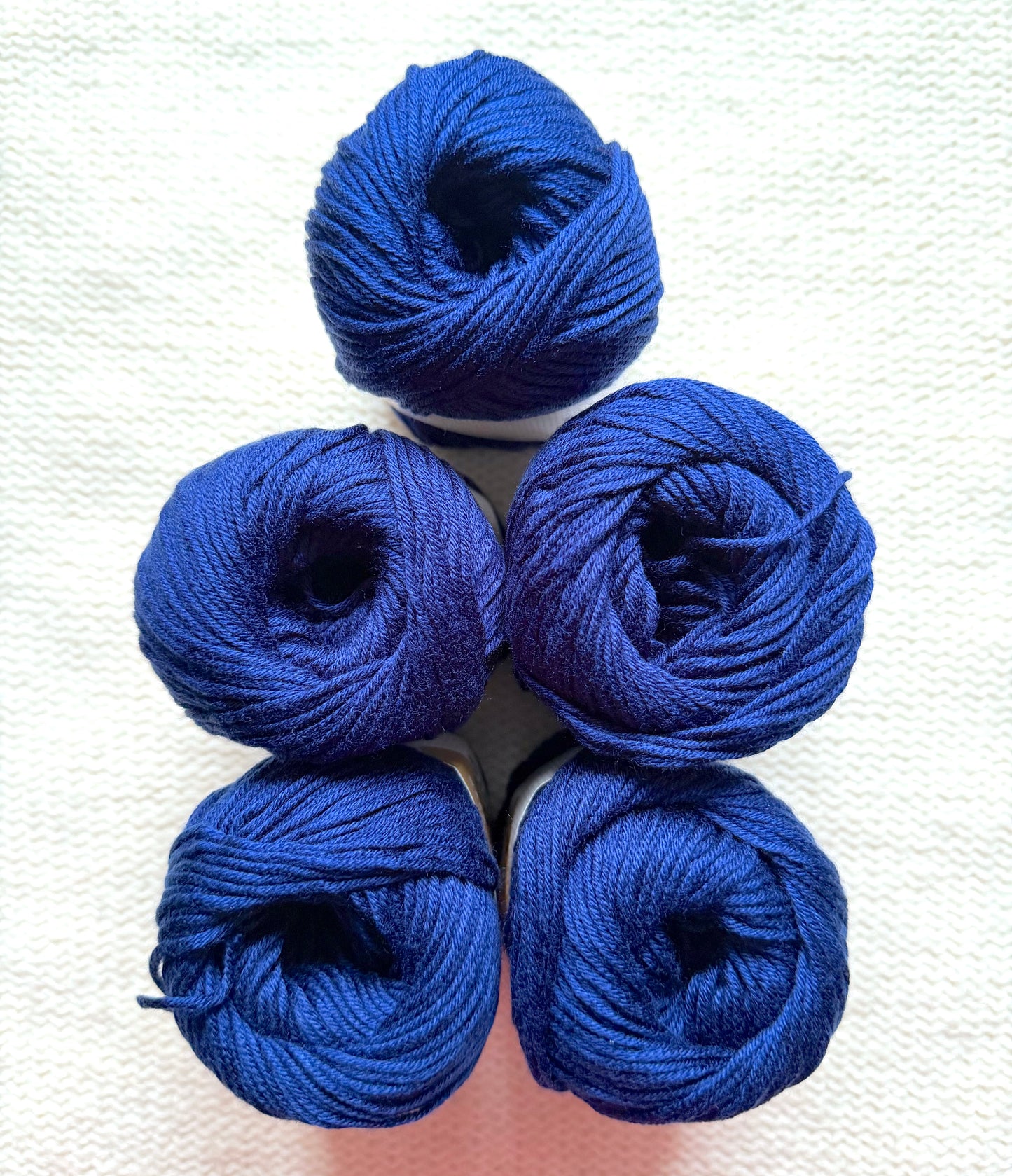 5 balls x 50g Cashmere Silk yarn : 60% Cashmere + 40% Silk : 39 Dark Navy