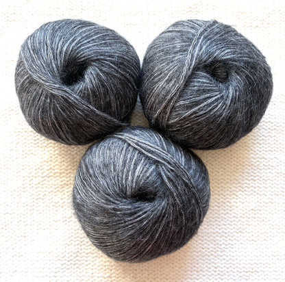 3 balls x 50g 90% Cashmere yarn : Cashmere + Bamboo fiber : 05 Dark Grey