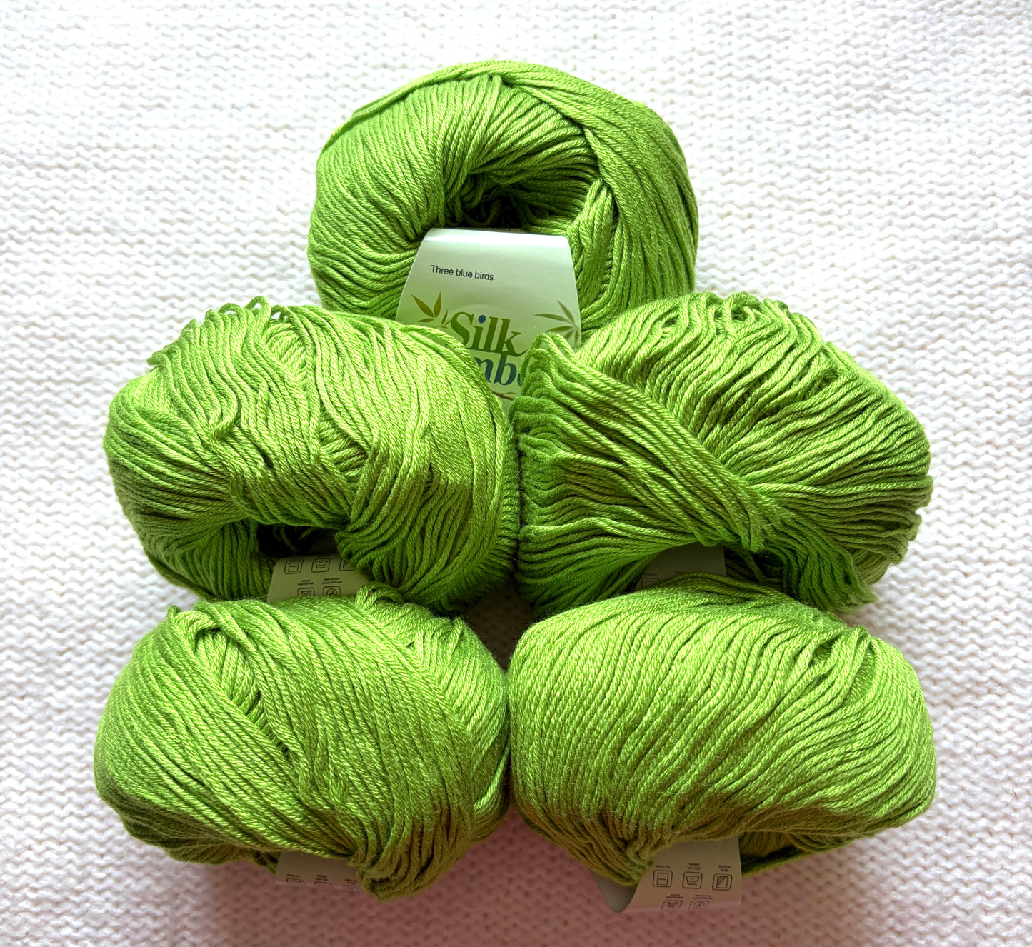 5 balls x 50g Cashmere Silk yarn : Cashmere + Silk + Bamboo fiber : 18 Key Lime