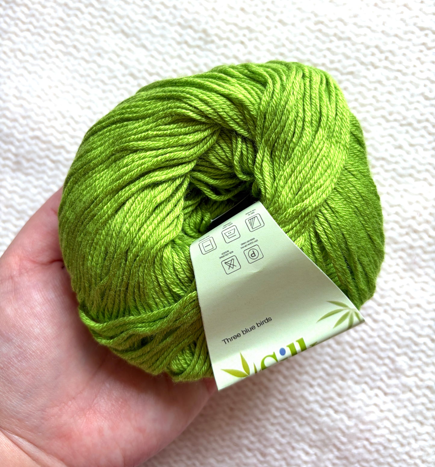 5 balls x 50g Cashmere Silk yarn : Cashmere + Silk + Bamboo fiber : 18 Key Lime