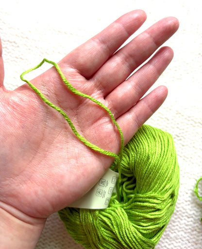 5 balls x 50g Cashmere Silk yarn : Cashmere + Silk + Bamboo fiber : 18 Key Lime