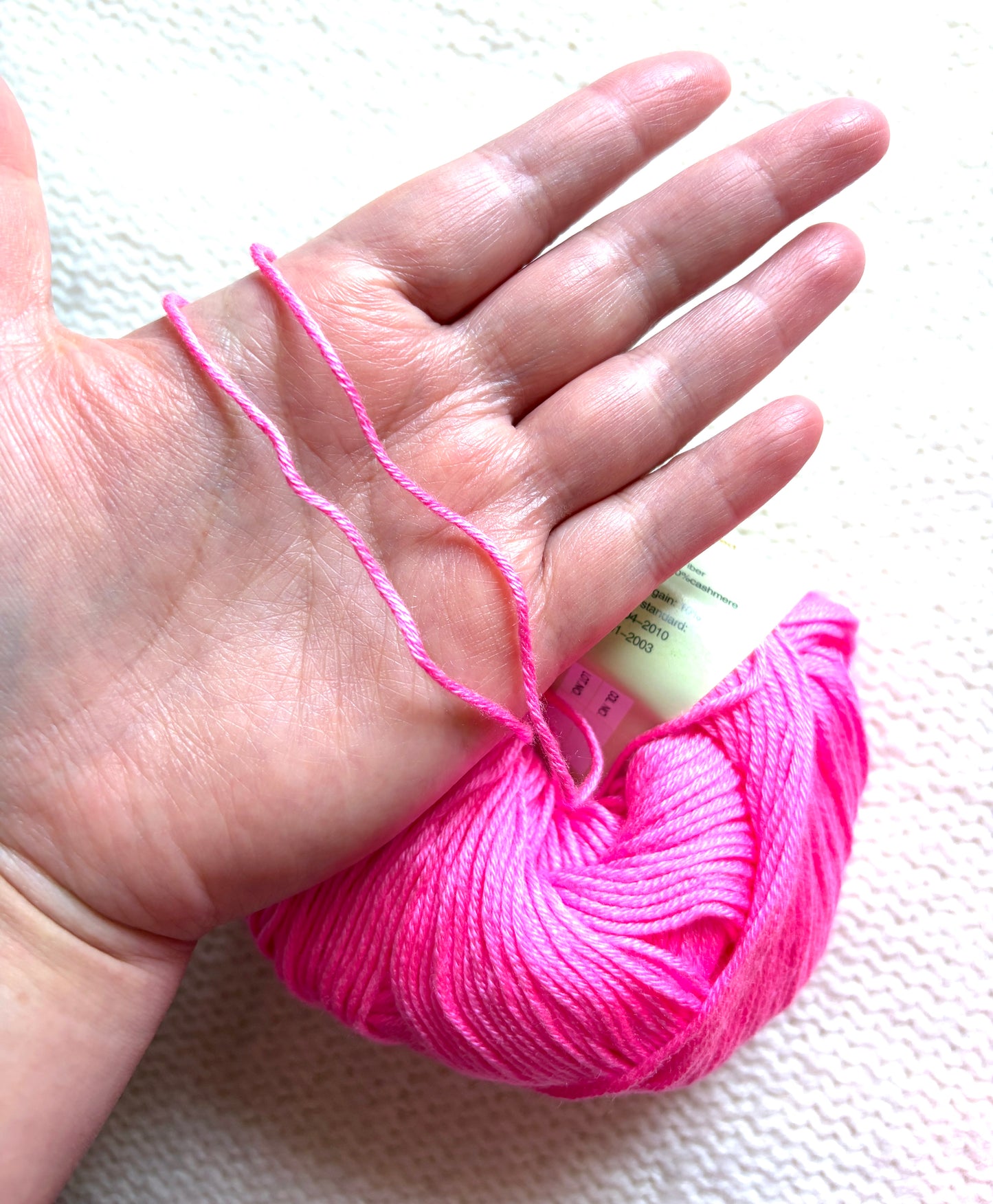 5 balls x 50g Cashmere Silk yarn : Cashmere + Silk + Bamboo fiber : 12 Hot Pink