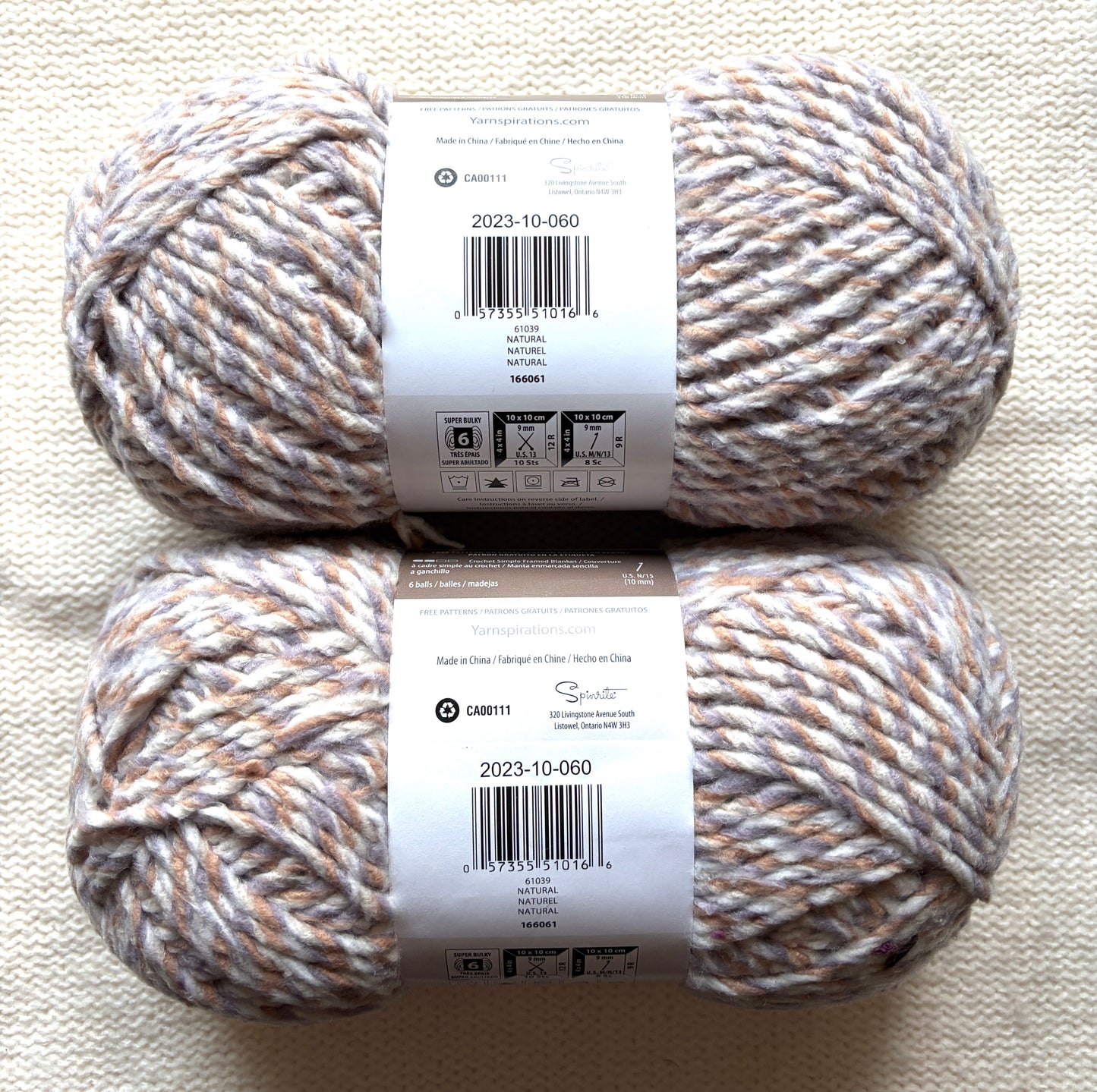 2 Balls x 280g Bernat Forever Fleece Super Chunky Yarn : Natural