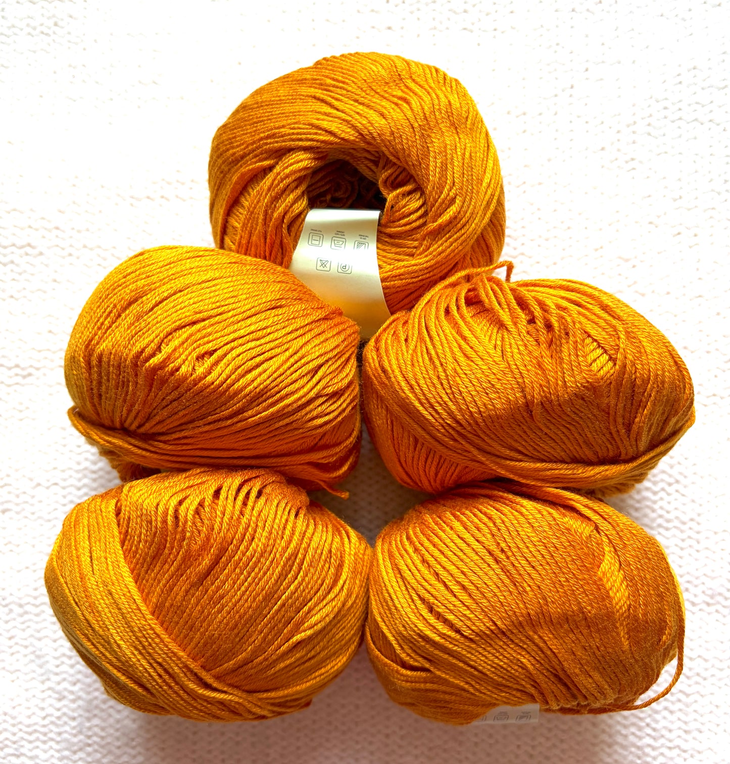 5 balls x 50g Cashmere Silk yarn : Cashmere + Silk + Bamboo fiber : 15 Pumpkin Orange
