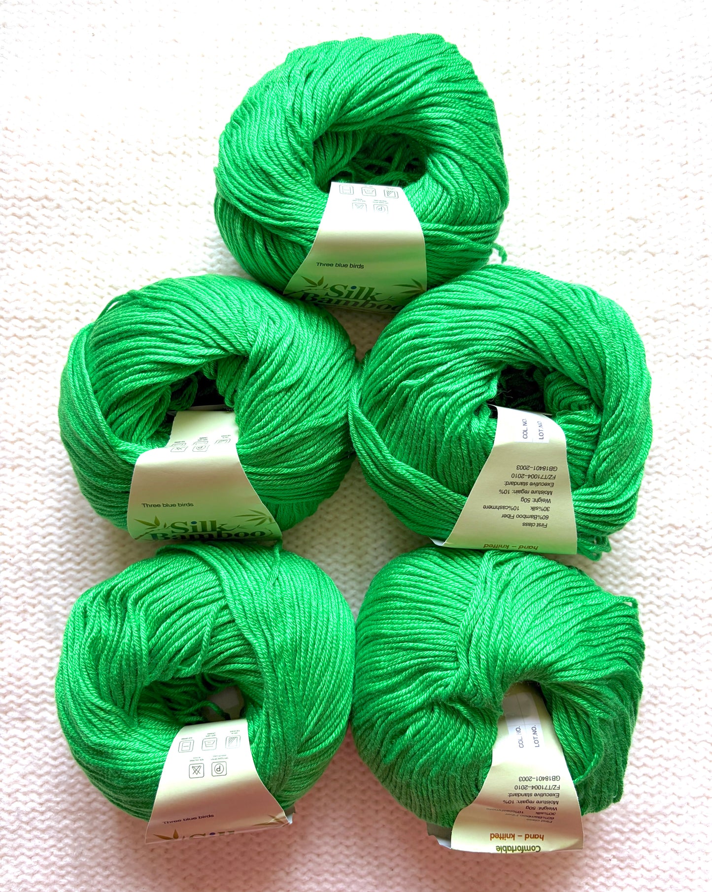 5 balls x 50g Cashmere Silk yarn : Cashmere + Silk + Bamboo fiber : 22 Kelly Green
