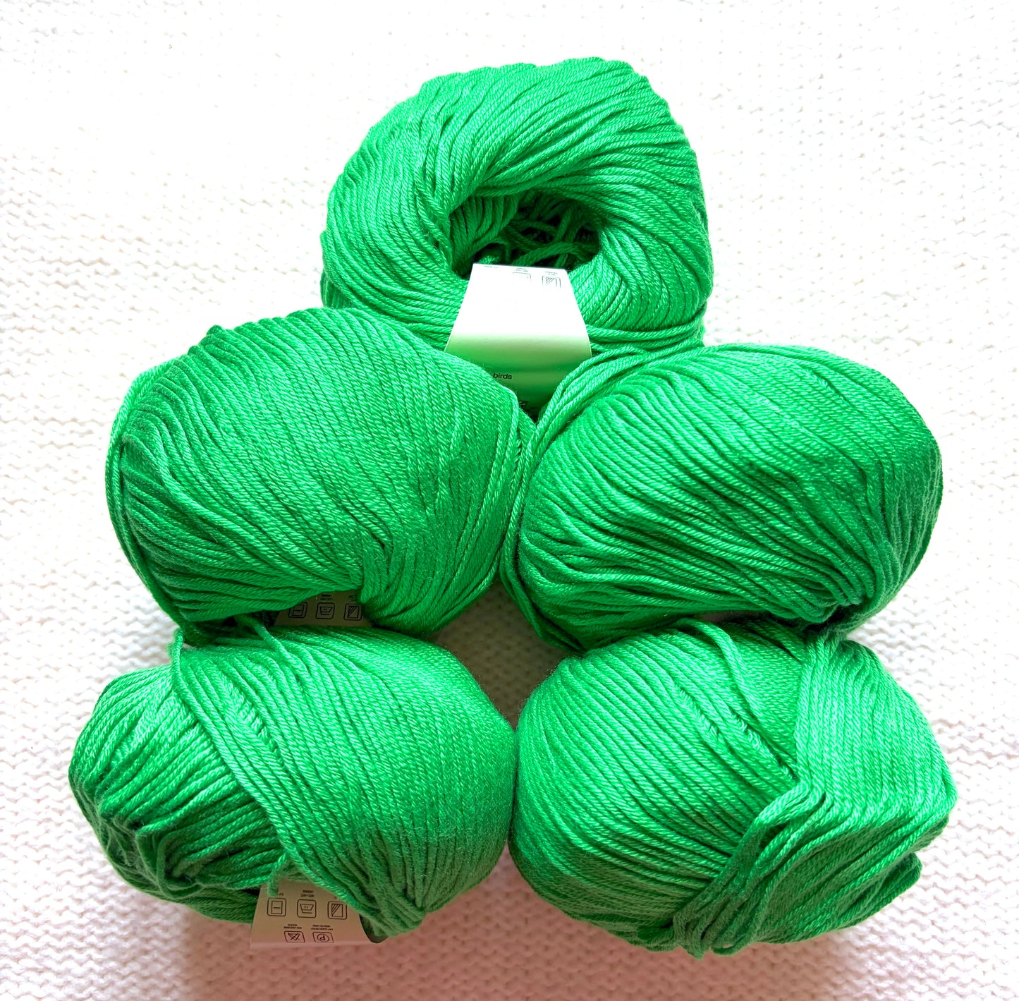 5 balls x 50g Cashmere Silk yarn : Cashmere + Silk + Bamboo fiber : 22 Kelly Green