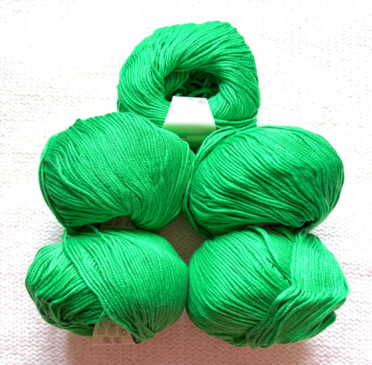 5 balls x 50g Cashmere Silk yarn : Cashmere + Silk + Bamboo fiber : 22 Kelly Green