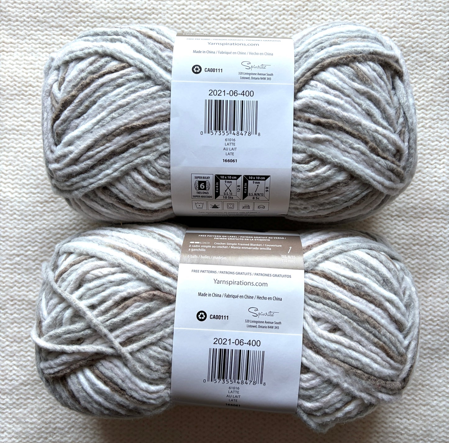 2 Balls x 280g Bernat Forever Fleece Super Chunky Yarn : Latte