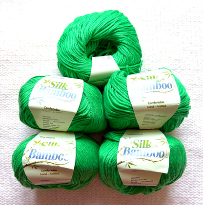 5 balls x 50g Cashmere Silk yarn : Cashmere + Silk + Bamboo fiber : 22 Kelly Green