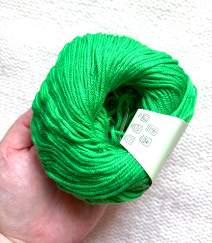 5 balls x 50g Cashmere Silk yarn : Cashmere + Silk + Bamboo fiber : 22 Kelly Green