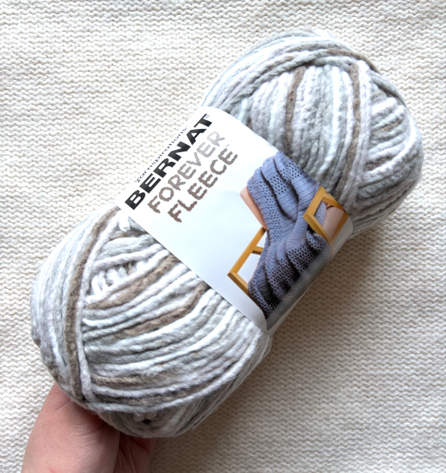2 Balls x 280g Bernat Forever Fleece Super Chunky Yarn : Latte