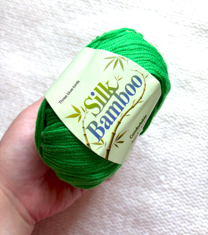 5 balls x 50g Cashmere Silk yarn : Cashmere + Silk + Bamboo fiber : 22 Kelly Green