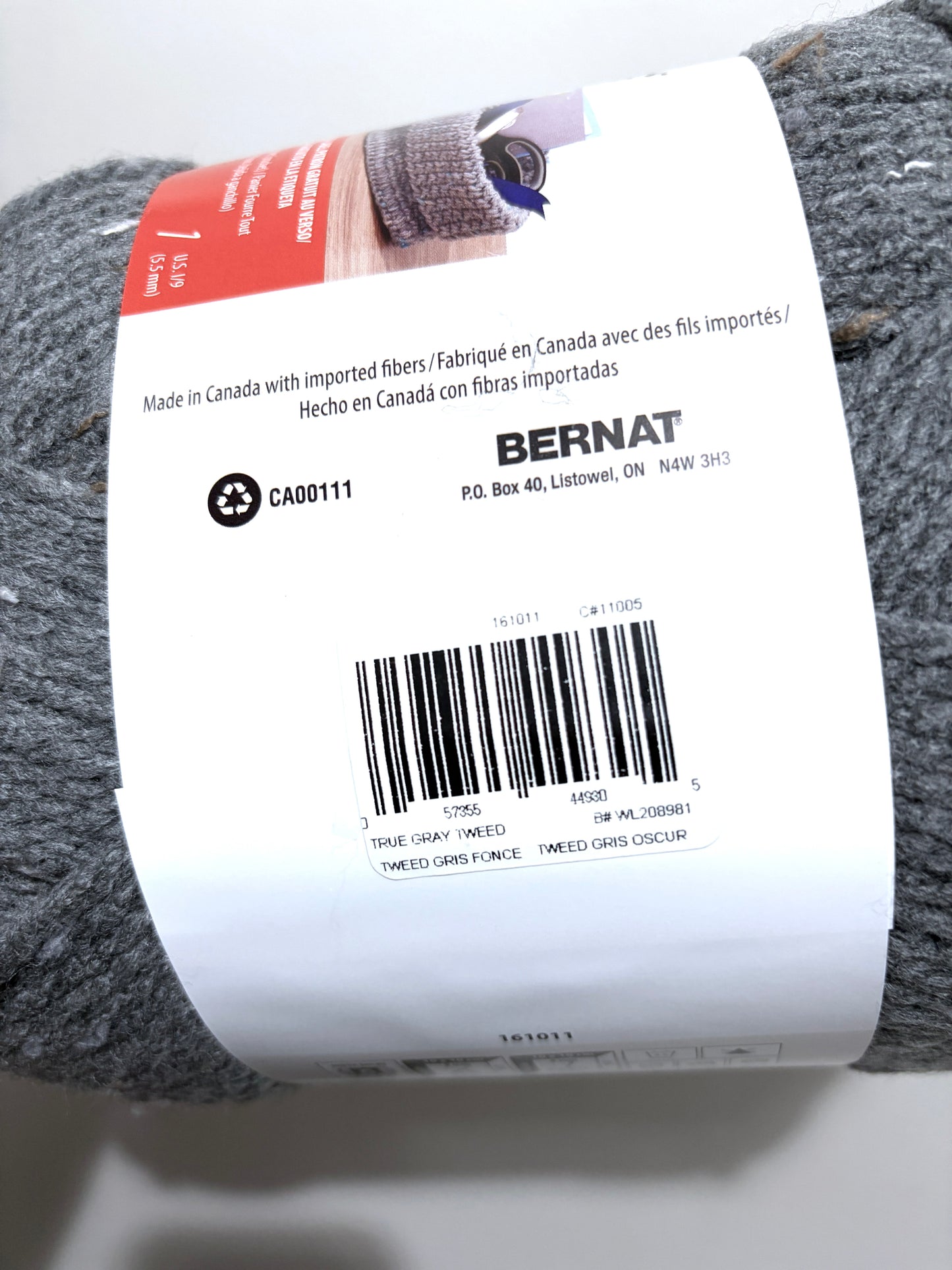 2 balls x 300g Bernat Softee Chunky Tweed Yarn : True Grey Tweed