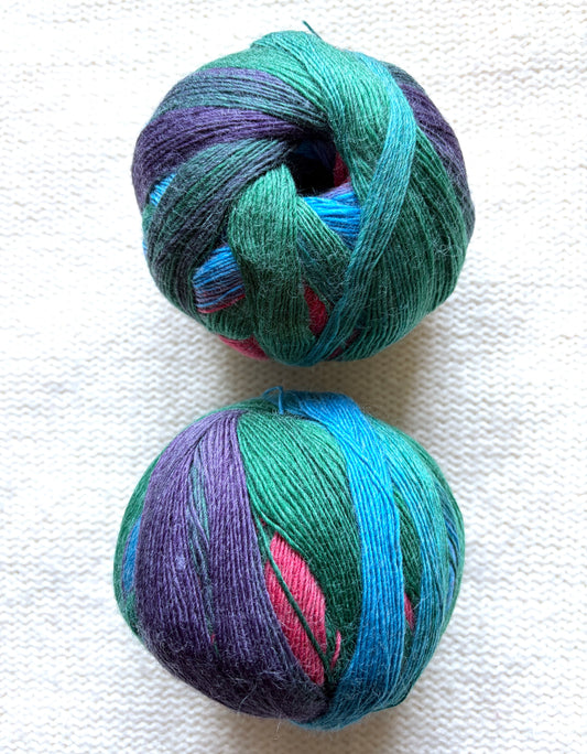 2 balls x 100g Gradient Wool Blend yarn : 70% Wool + Polyester : 02 Peacock Feather