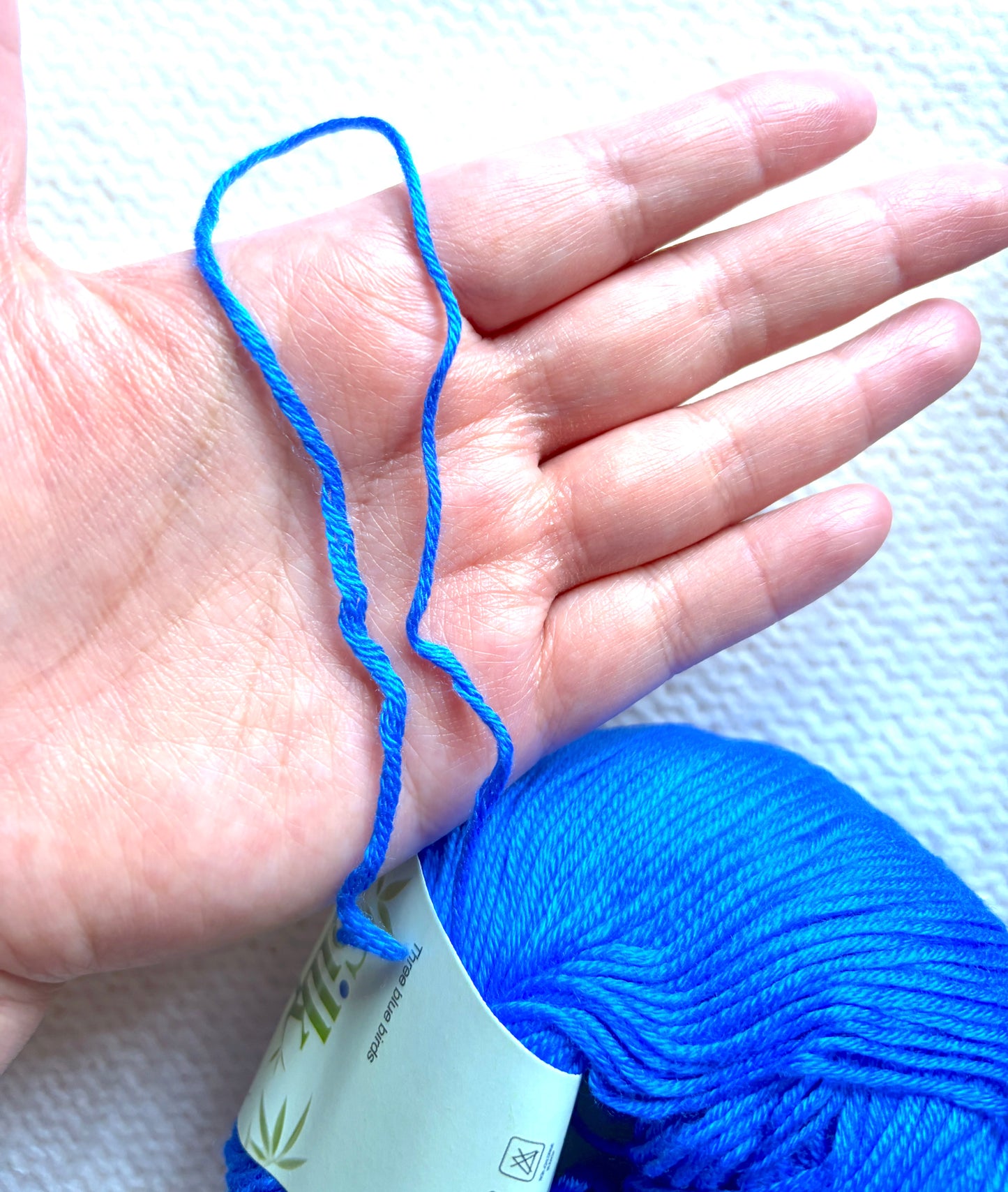 5 balls x 50g Cashmere Silk yarn : Cashmere + Silk + Bamboo fiber : 24 Cobalt Blue