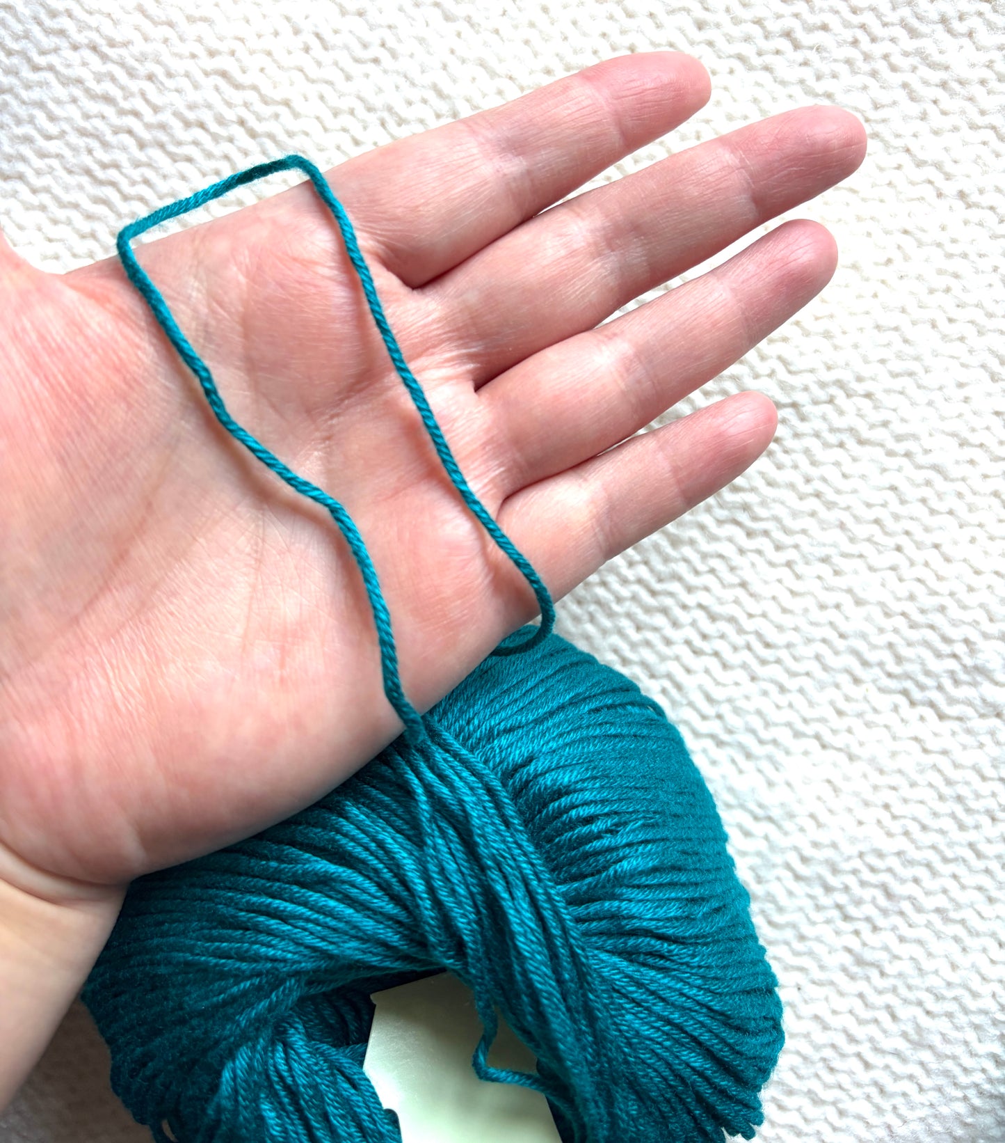 5 balls x 50g Cashmere Silk yarn : Cashmere + Silk + Bamboo fiber : 28 Deep Teal