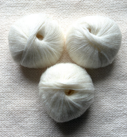 3 balls x 25g Glitter Mohair yarn : Mohair + Wool + Rayon : 01 Moonlight White
