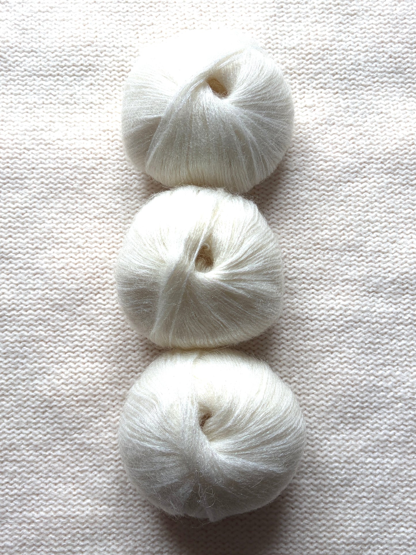 3 balls x 25g Glitter Mohair yarn : Mohair + Wool + Rayon : 01 Moonlight White