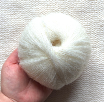 3 balls x 25g Glitter Mohair yarn : Mohair + Wool + Rayon : 01 Moonlight White
