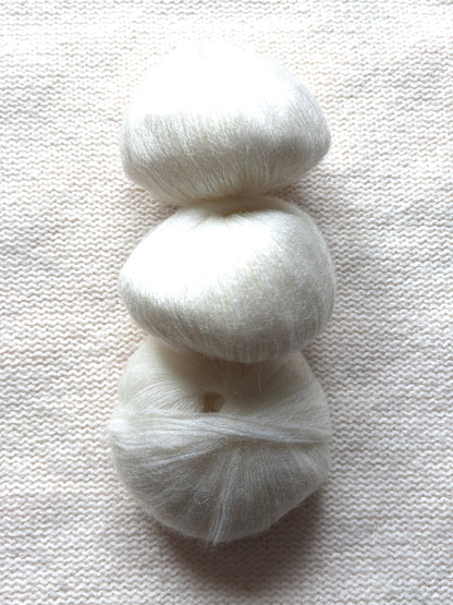 3 balls x 25g Glitter Mohair yarn : Mohair + Wool + Rayon : 01 Moonlight White