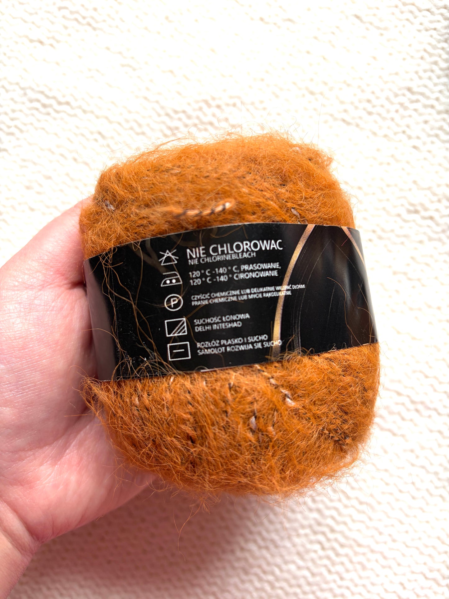6 balls x 25g Mohair Alpaca yarn : Mohair + Alpaca + Acrylic : colour 14