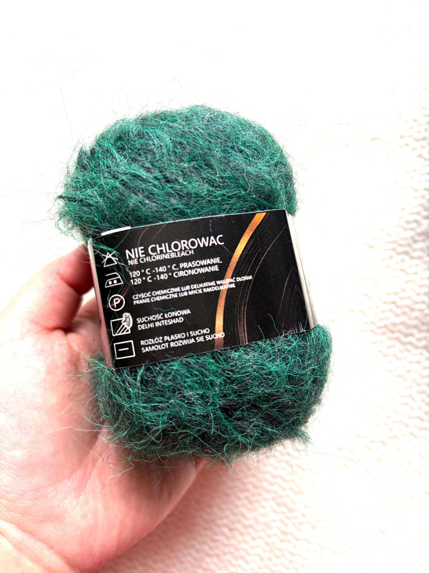 6 balls x 25g Mohair Alpaca yarn : Mohair + Alpaca + Acrylic : colour 13