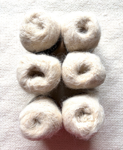 6 balls x 25g Mohair Alpaca yarn : Mohair + Alpaca + Acrylic : colour 20