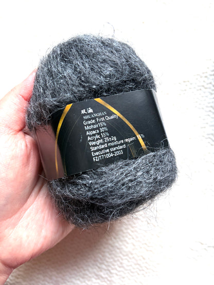 6 balls x 25g Mohair Alpaca yarn : Mohair + Alpaca + Acrylic : colour 16