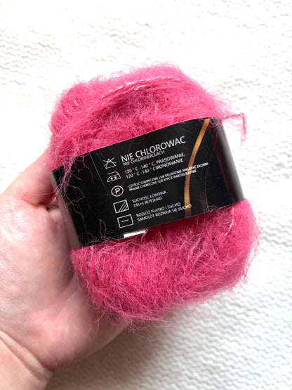 6 balls x 25g Mohair Alpaca yarn : Mohair + Alpaca + Acrylic : colour 23