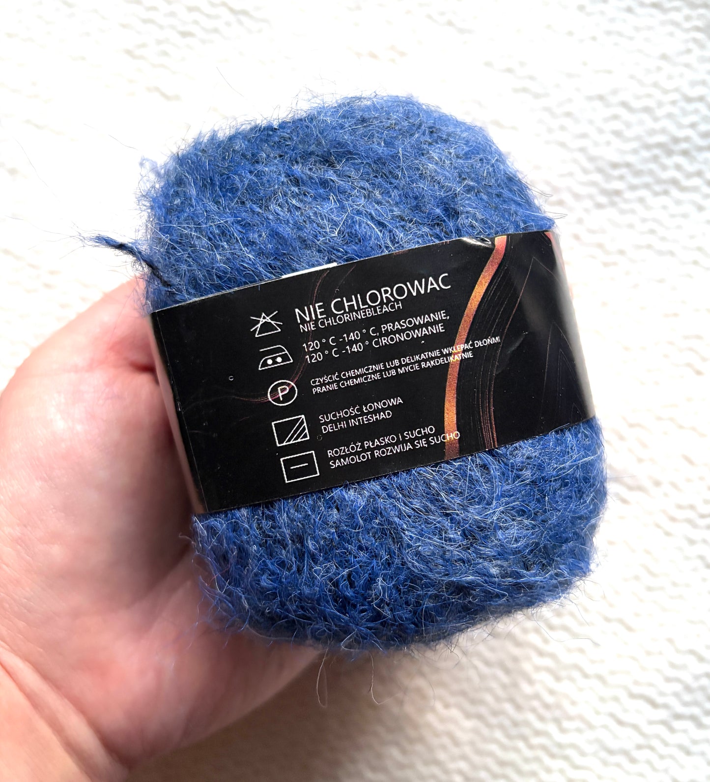 6 balls x 25g Mohair Alpaca yarn : Mohair + Alpaca + Acrylic : colour 09