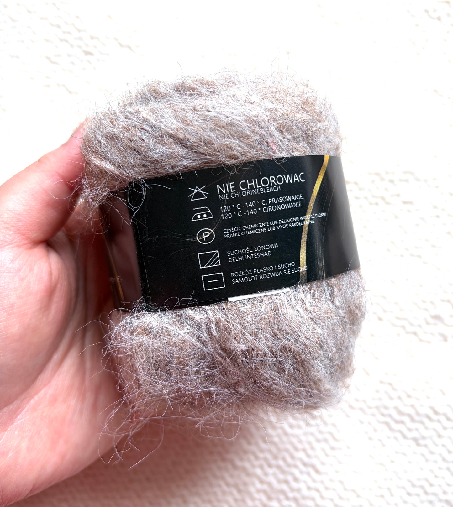 6 balls x 25g Mohair Alpaca yarn : Mohair + Alpaca + Acrylic : colour 21