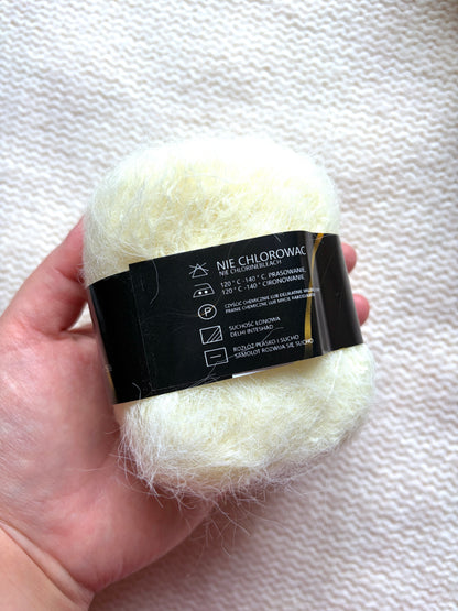 6 balls x 25g Mohair Alpaca yarn : Mohair + Alpaca + Acrylic : colour 19