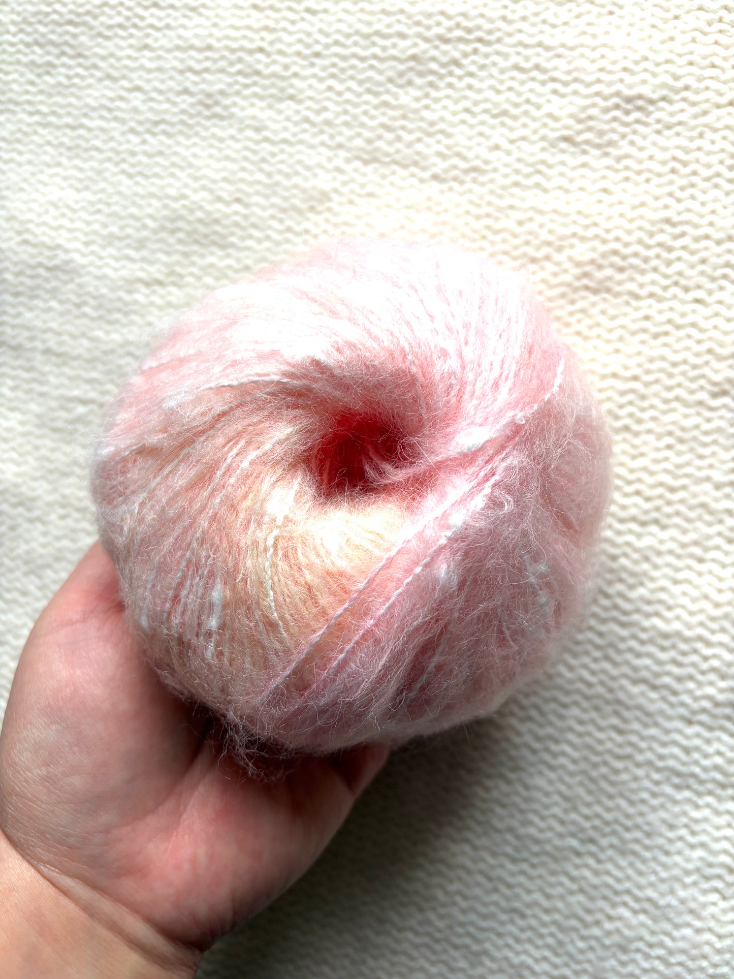 3 balls x 50g Mohair yarn : Gradient Pink  Multicolour : 01