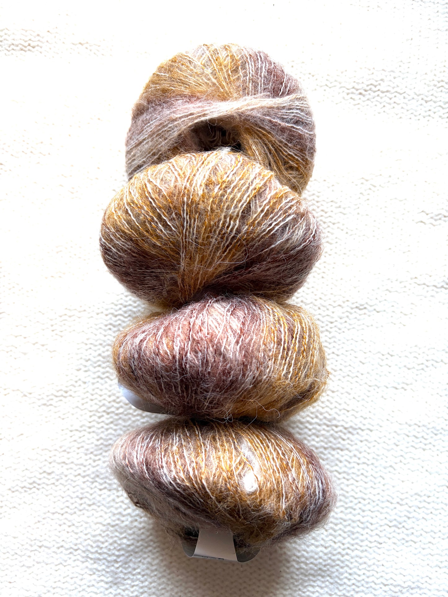 4 balls x 25g Cashmere Mohair yarn : Mohair + Wool + Cashmere + Nylon : Colour 11