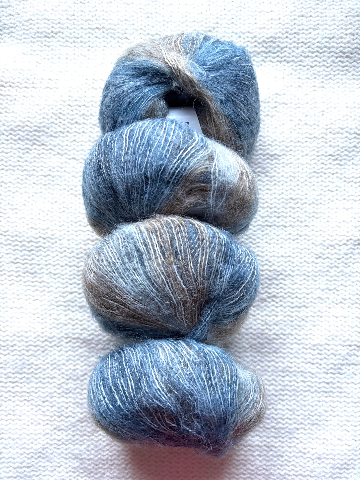 4 balls x 25g Cashmere Mohair yarn : Mohair + Wool + Cashmere + Nylon : Colour 16