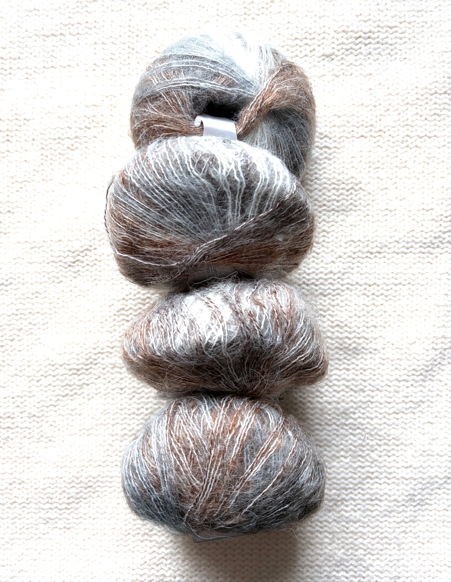 4 balls x 25g Cashmere Mohair yarn : Mohair + Wool + Cashmere + Nylon : Colour 03