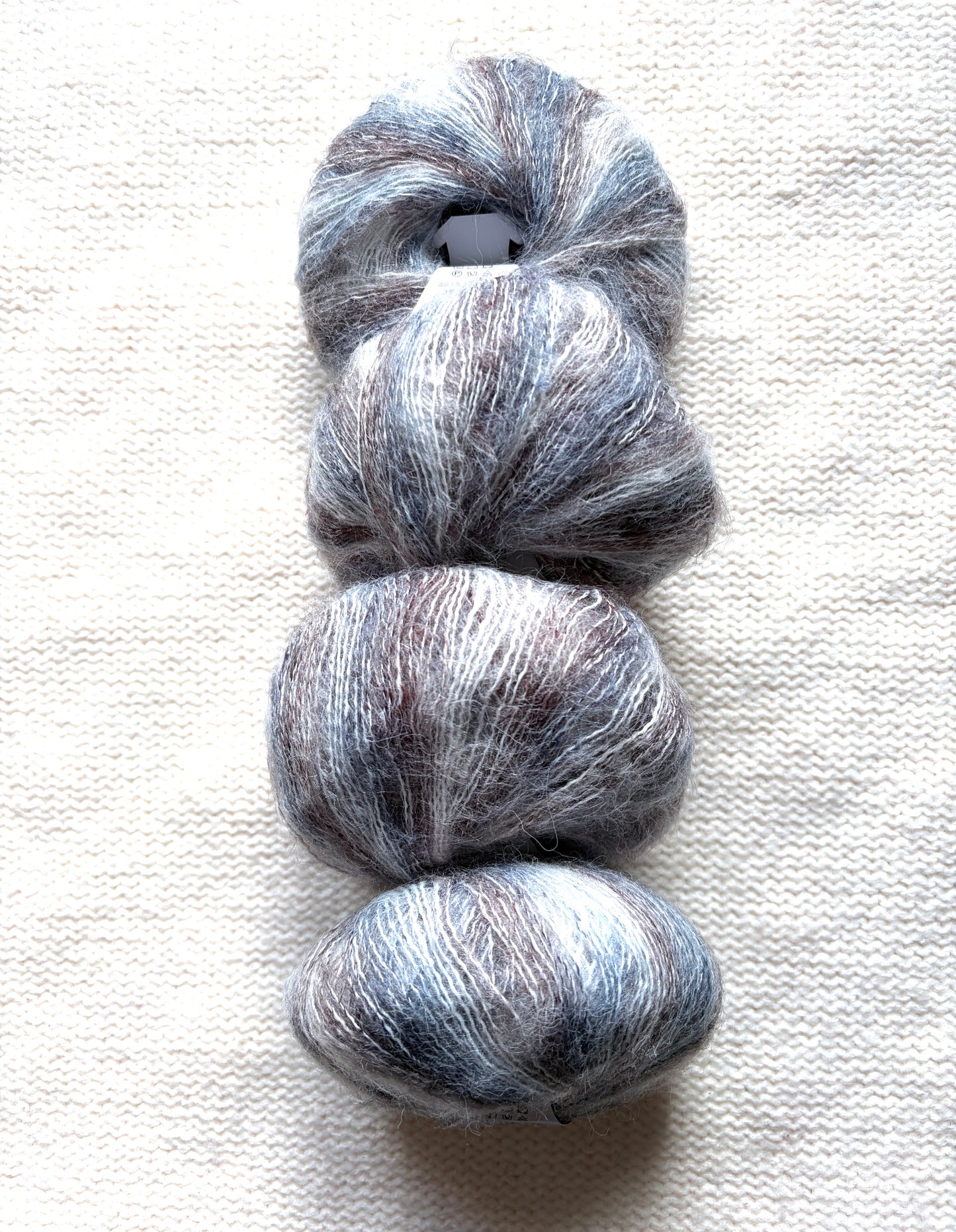 4 balls x 25g Cashmere Mohair yarn : Mohair + Wool + Cashmere + Nylon : Colour 19