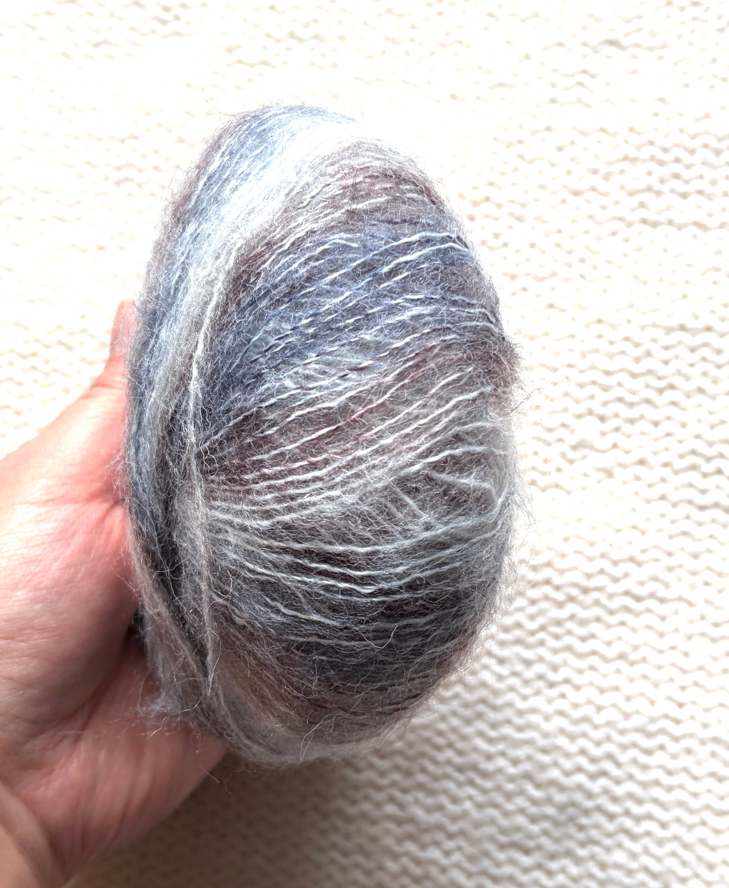 4 balls x 25g Cashmere Mohair yarn : Mohair + Wool + Cashmere + Nylon : Colour 19