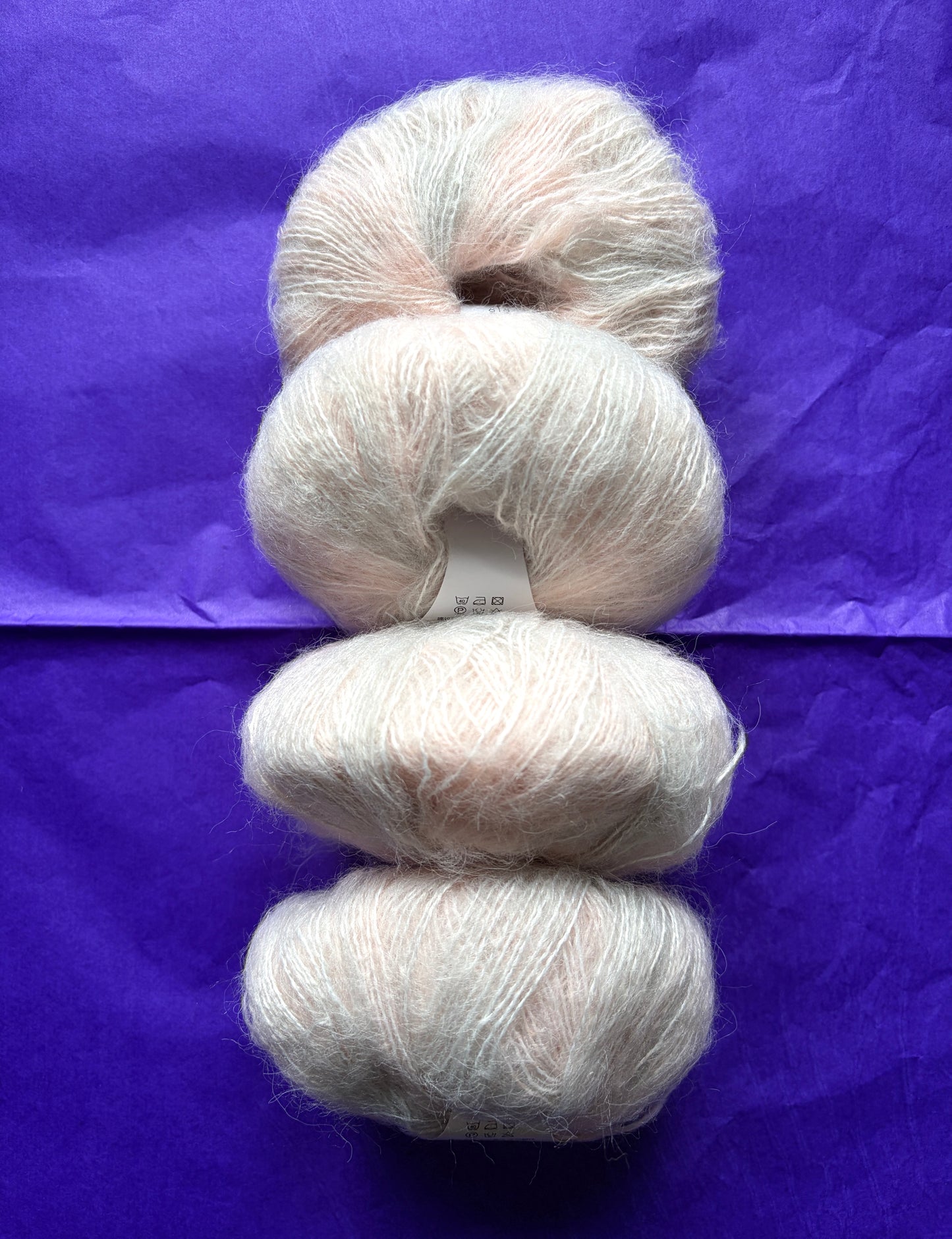 4 balls x 25g Cashmere Mohair yarn : Mohair + Wool + Cashmere + Nylon : Colour 12