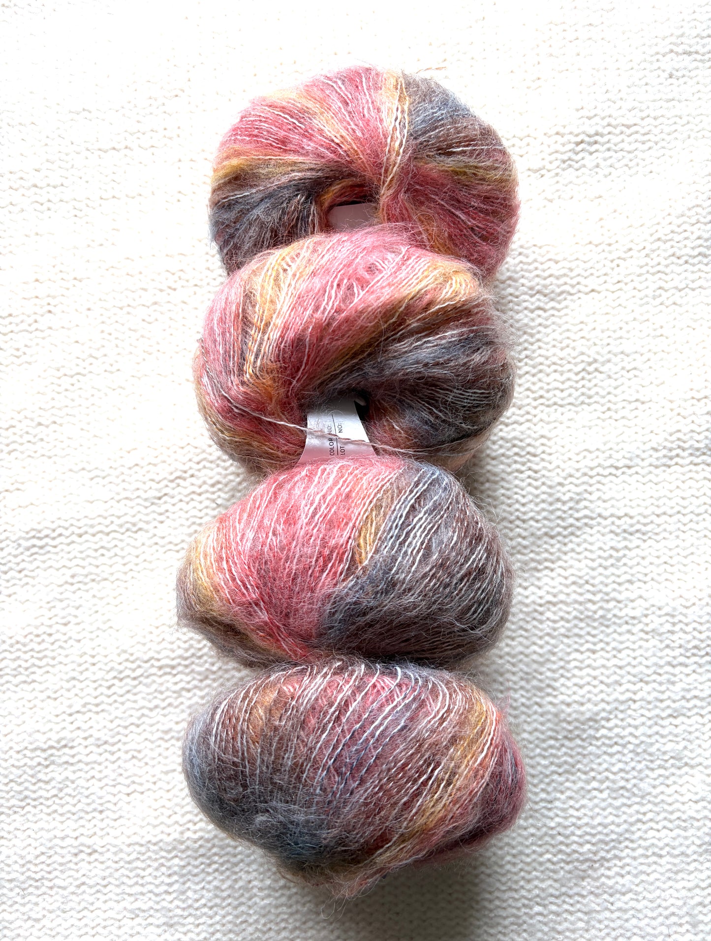 4 balls x 25g Cashmere Mohair yarn : Mohair + Wool + Cashmere + Nylon : Colour 10