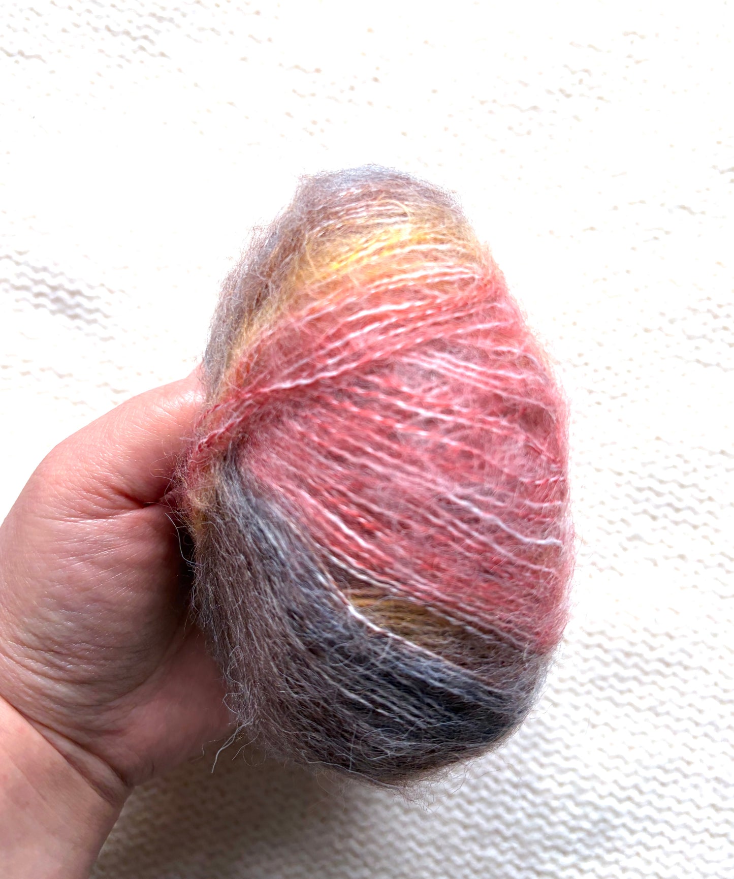 4 balls x 25g Cashmere Mohair yarn : Mohair + Wool + Cashmere + Nylon : Colour 10