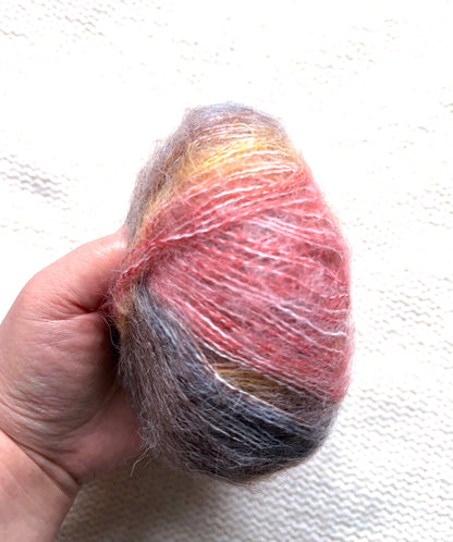4 balls x 25g Cashmere Mohair yarn : Mohair + Wool + Cashmere + Nylon : Colour 10