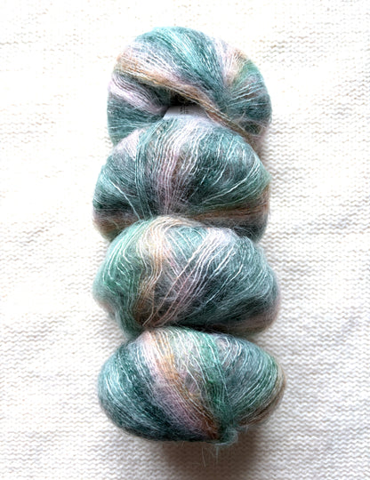 4 balls x 25g Cashmere Mohair yarn : Mohair + Wool + Cashmere + Nylon : Colour 07