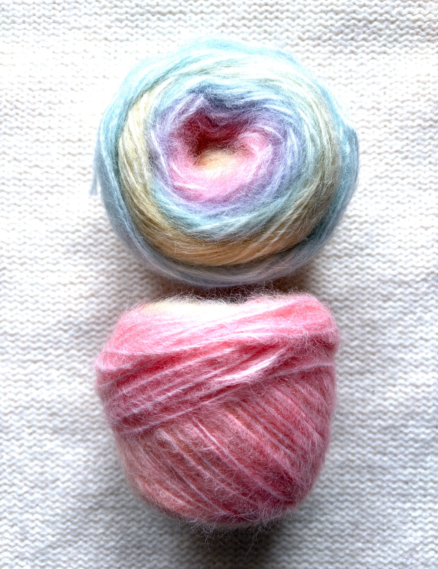 2 cakes x 50g Gradient Wool Blend Yarn : Colour 02 Pastel